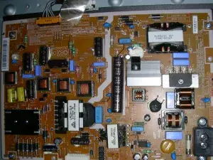 ремонт телевизора Samsung UE32F6330AK