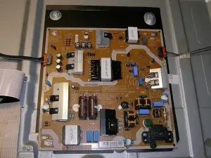 ремонт телевізора Samsung UE55MU6400